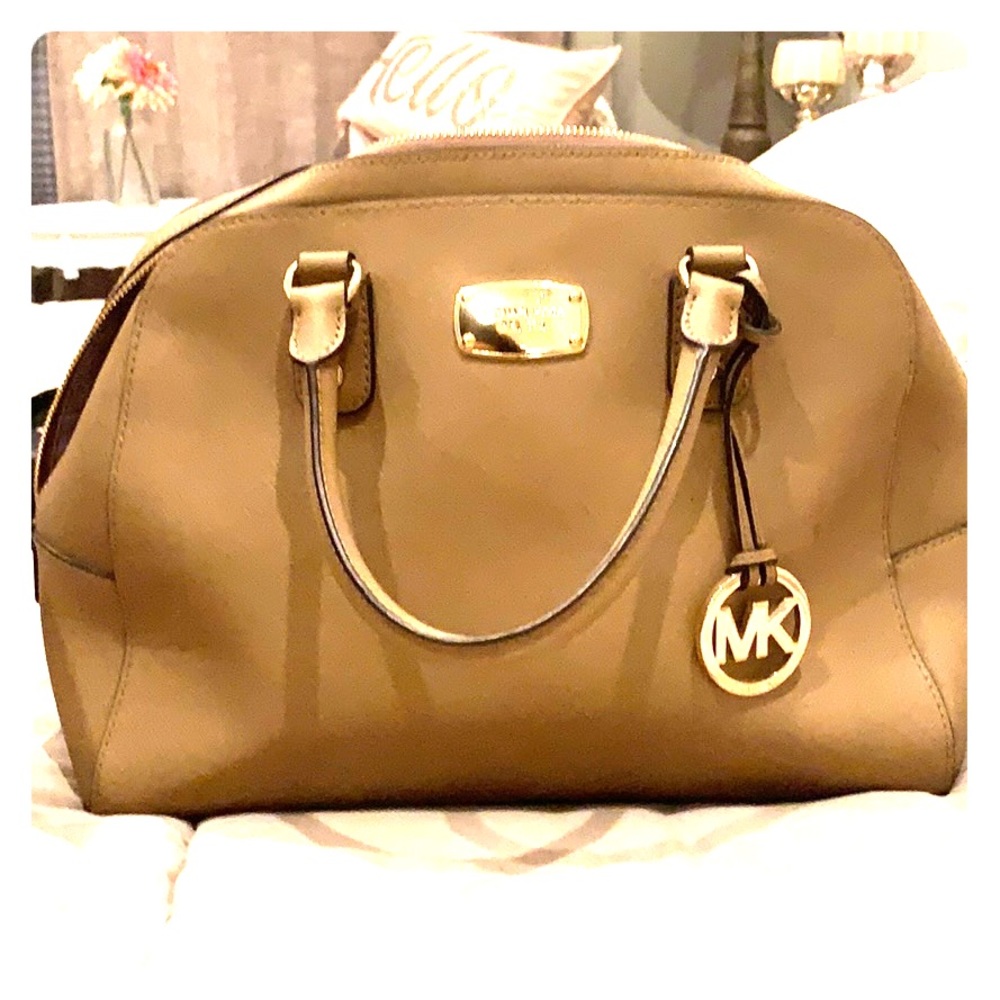 Nude Michael Kors hand bag.